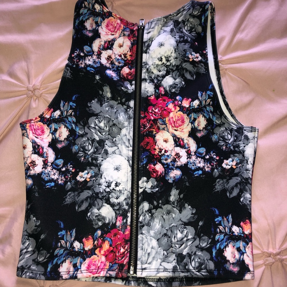 A&F - Picture 2 of 2